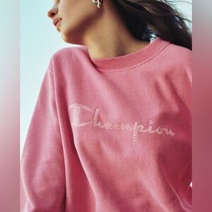 champion uo exclusive reverse weave boyfriend crewneck sweatshirt
